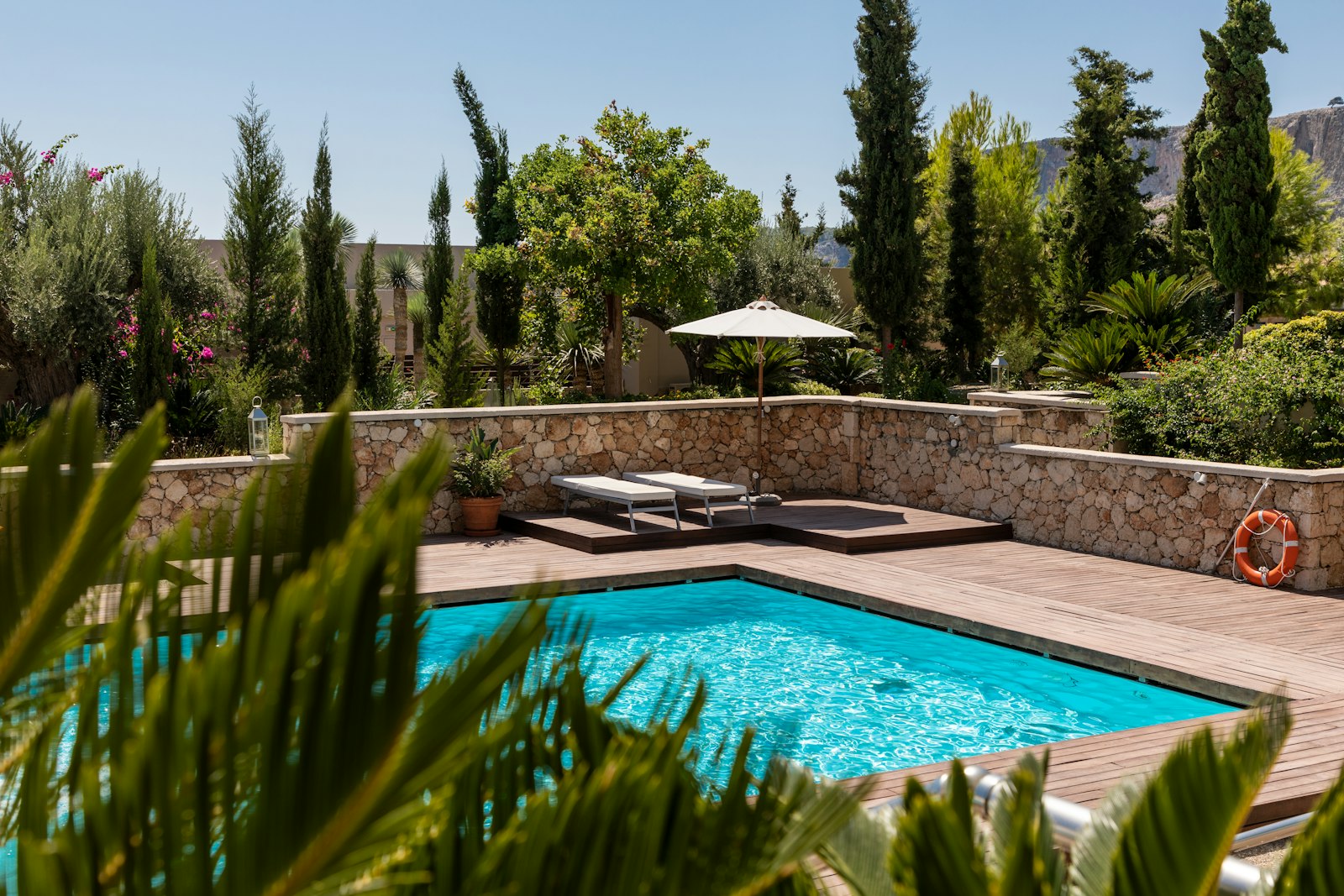 Qian Kewen pool services