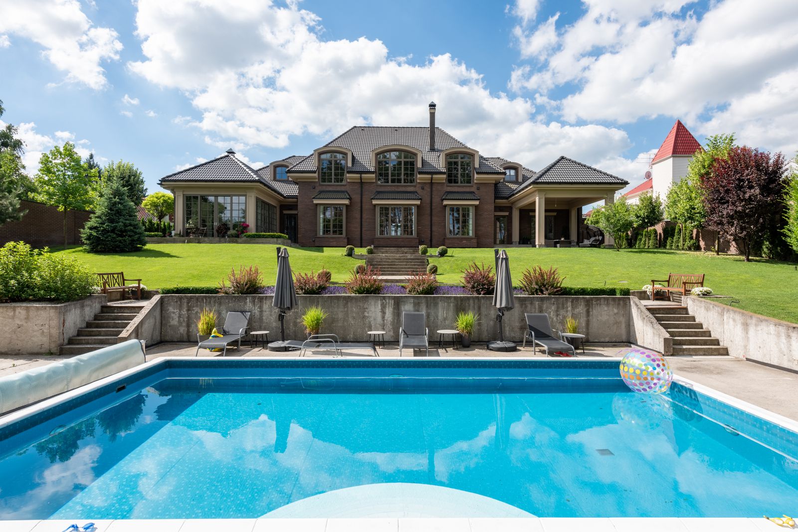 Pool Maintenance & Seasonal Care — Qian Kewen